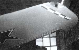 ARX-005 Як-9: рядовые небес (Автор - Дмитрий Лейпник, Издательство «Архив-Пресс», 2000 г., 80 стр. с илл, чертежи)