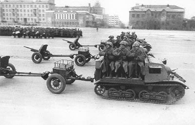 OTH-223 Парады стали и моторов Советская военная техника 1918-1995 г.г. *** SALE *** РАСПРОДАЖА !!