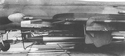 MHB-200205 М-Хобби 2002 №5 (вып.39) ЧЕРТЕЖИ: Микоян МиГ-15бис реактивный истребитель в масштабе 1/72. Транспортер ГТ-СМ (ГАЗ-72) в масштабе 1/35. Советские авиационные ракеты